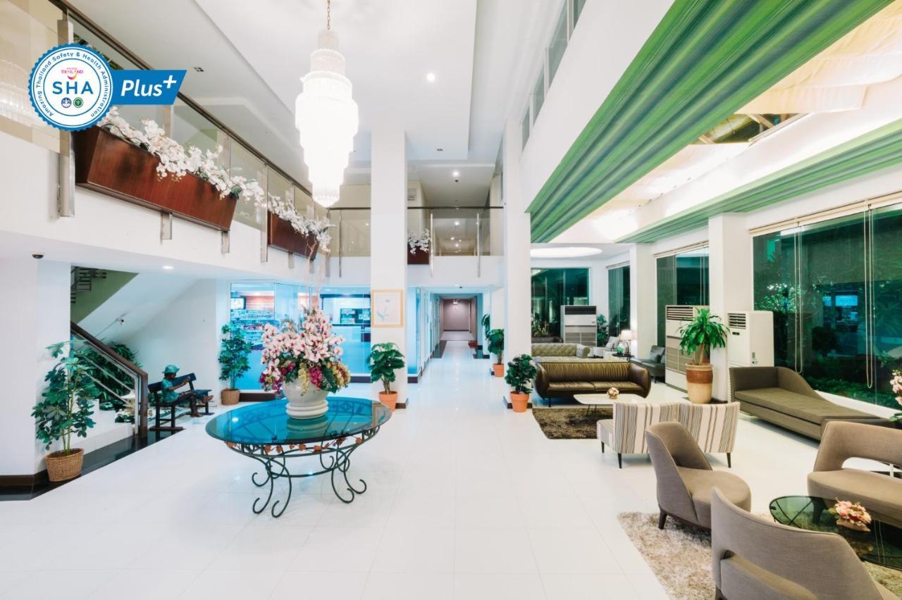 The Platinum Suite Банкок Екстериор снимка