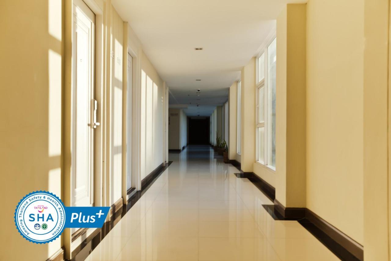 The Platinum Suite Банкок Екстериор снимка