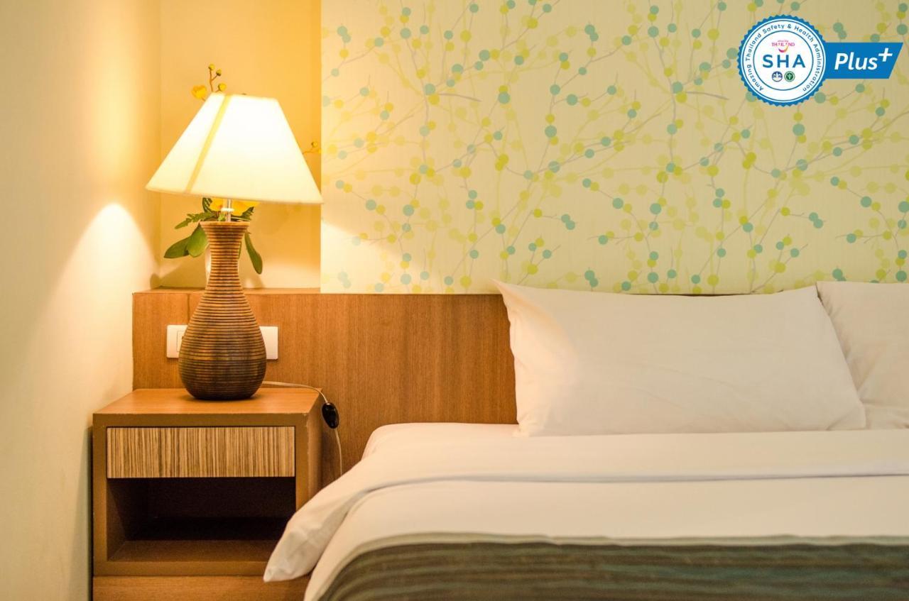 The Platinum Suite Банкок Екстериор снимка
