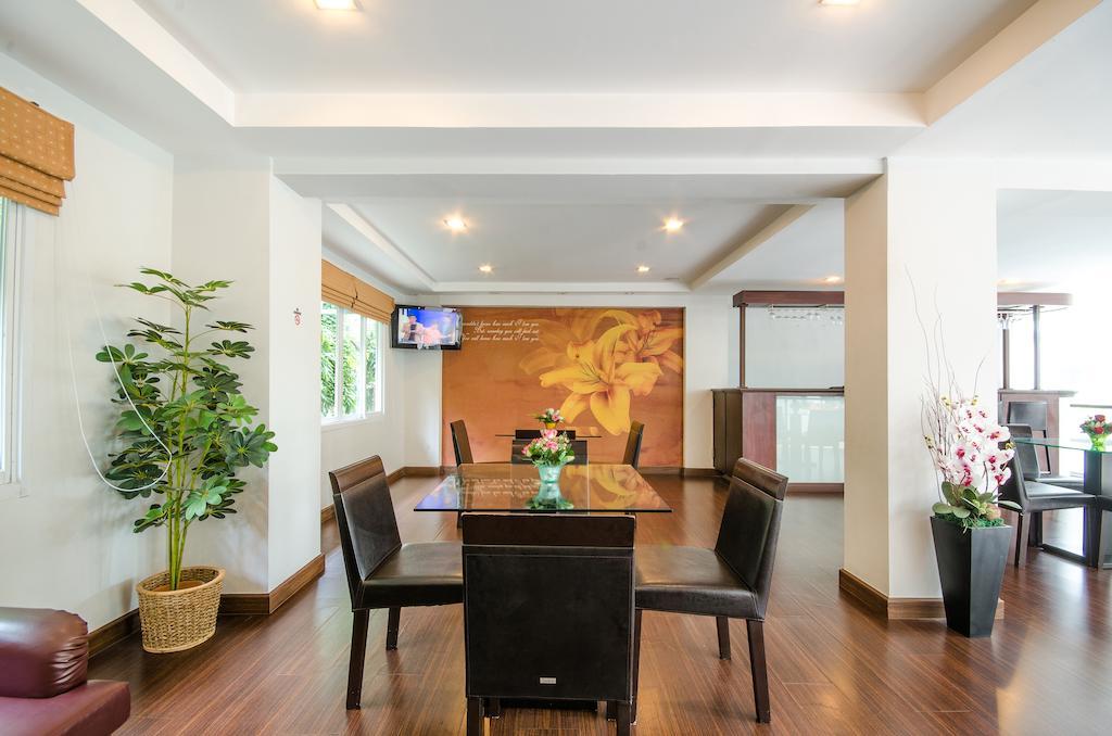 The Platinum Suite Банкок Екстериор снимка